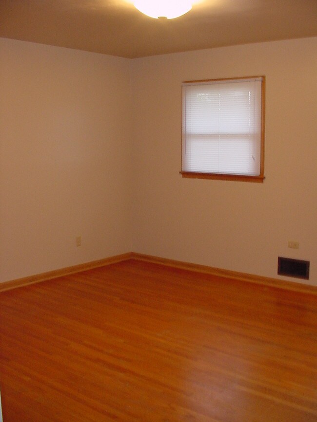 Building Photo - 1123 N 13th St
