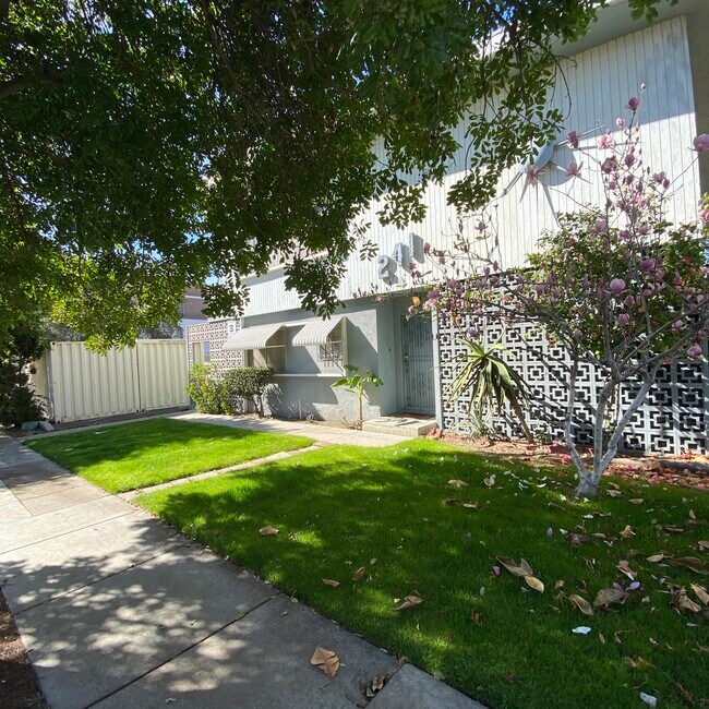 Building Photo - 241 N Jackson St