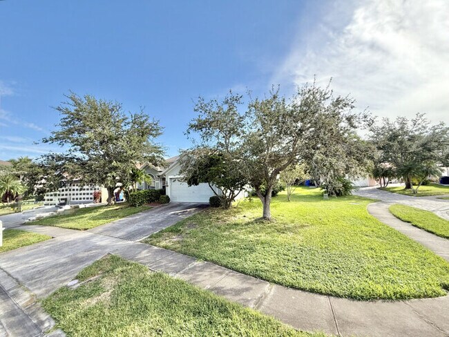 Building Photo - 854 Addison Dr NE