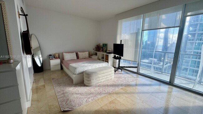 Foto del edificio - 1050 Brickell Ave