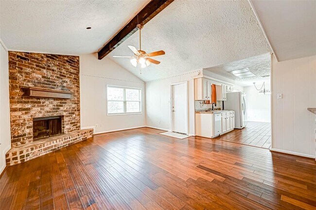 Building Photo - 4826 Lost Oak Dr