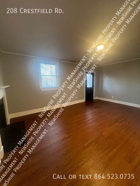 Photo - 208 Crestfield Rd House