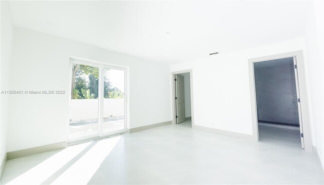 Building Photo - 3401 SW 128th Ave