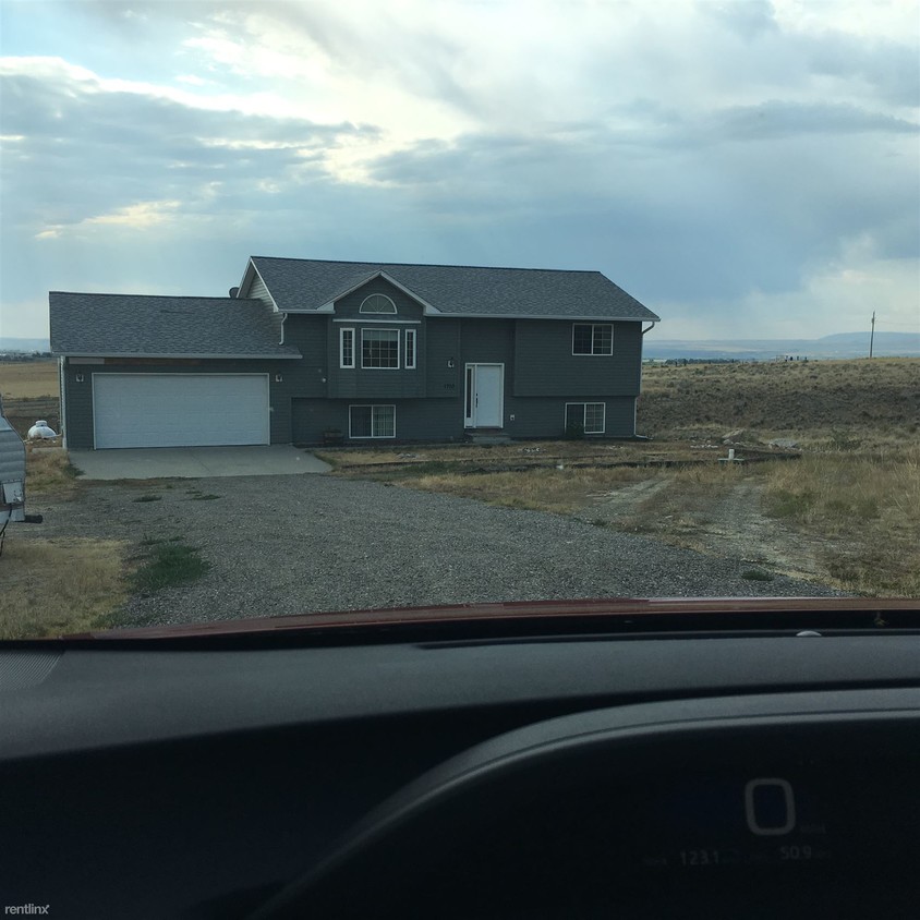 Foto principal - 7710 Century Hills Rd N