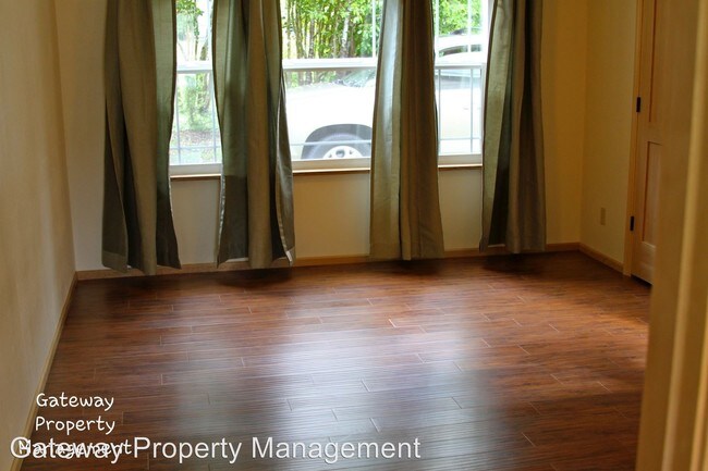 Foto del edificio - 3 br, 2 bath House - 404 Euclid Ave West