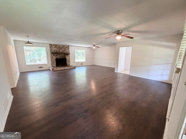 Foto del edificio - 1514 Humphries Rd NW
