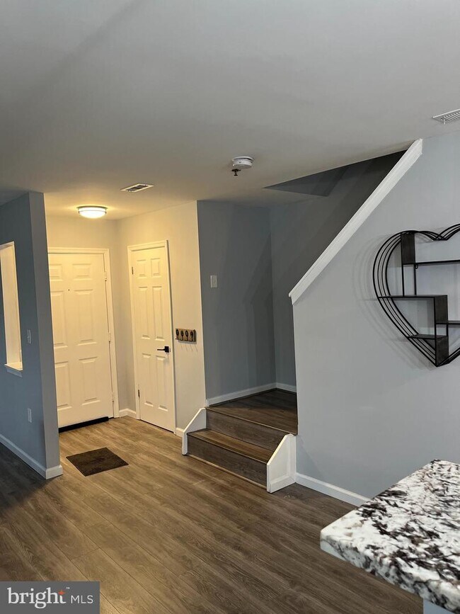 Building Photo - 534 McManus Way