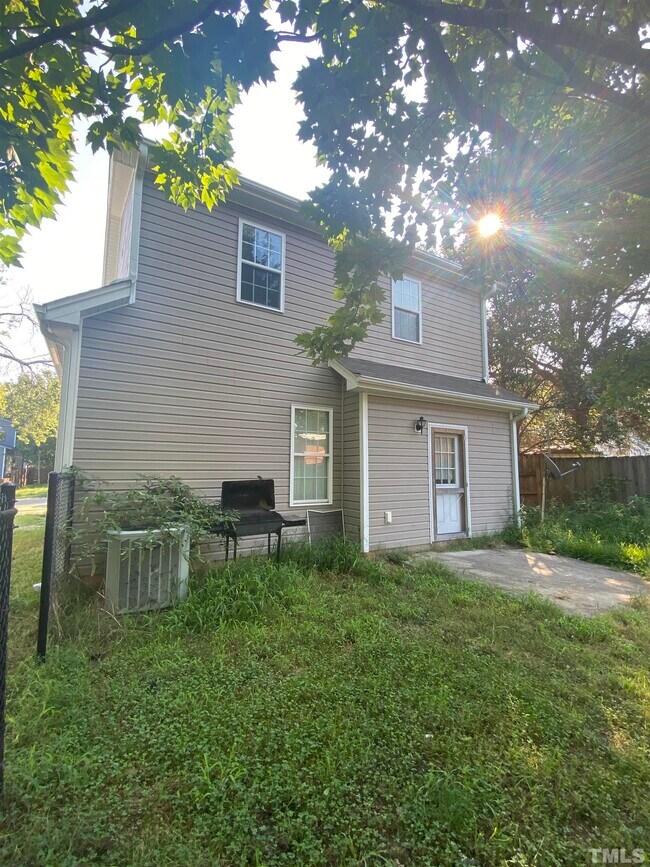 Building Photo - 207 W Horne St