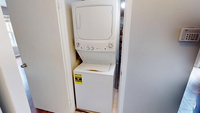 Foto del edificio - 6769 Milltown Ct