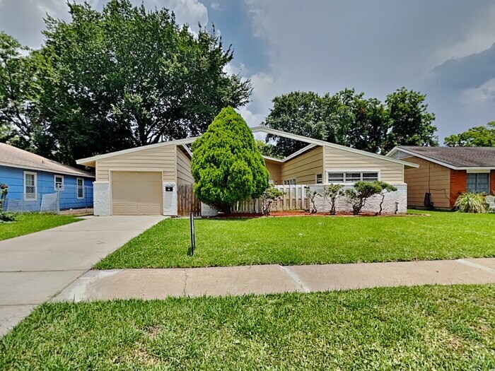 Foto principal - 639 Elton St