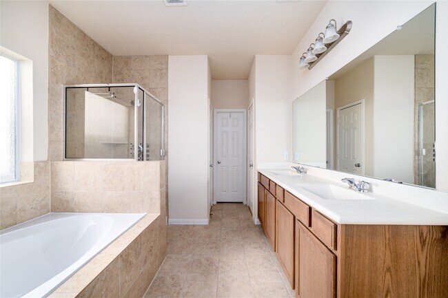 Foto del edificio - 8814 Cedar Mound Ln