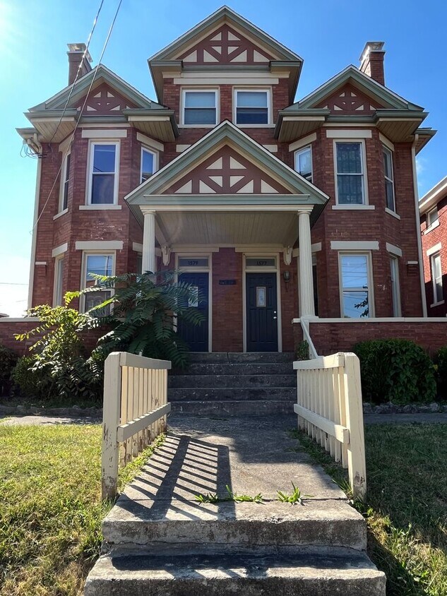 Primary Photo - 1577-1579 S High Street