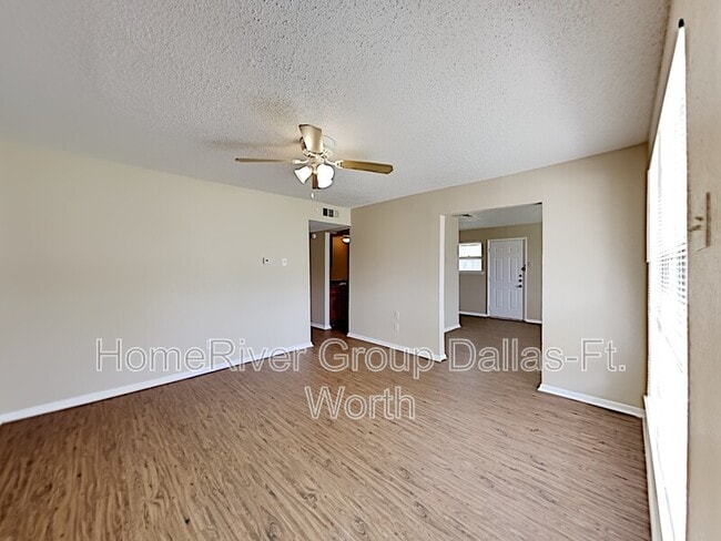 Foto del edificio - 4345 Chestnut Dr