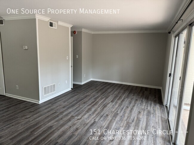 Foto del edificio - 151 Charlestowne Cir