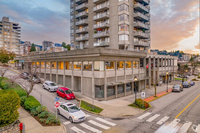 Building Photo - Hollyburn Plaza