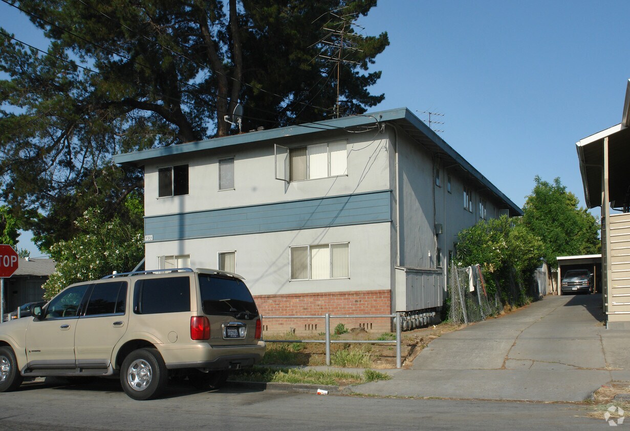 Building Photo - 497 Leigh Ave