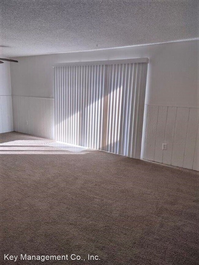 Building Photo - 2 br, 1.5 bath House - 6004 W. Golden Lane