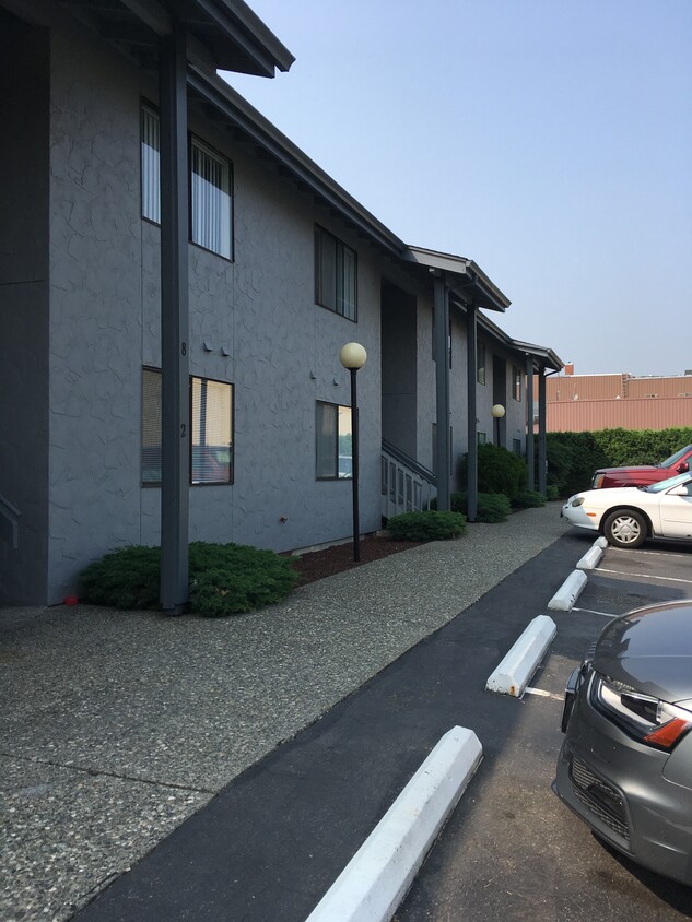Parking - 130 Garfield St