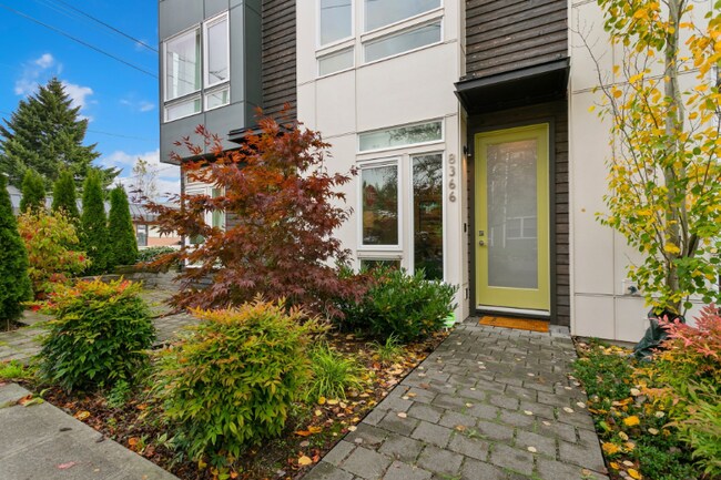 Foto del edificio - 8366 12th Ave NW