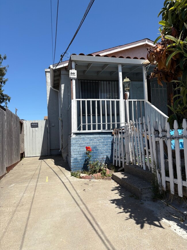 Building Photo - 2625 78th Ave