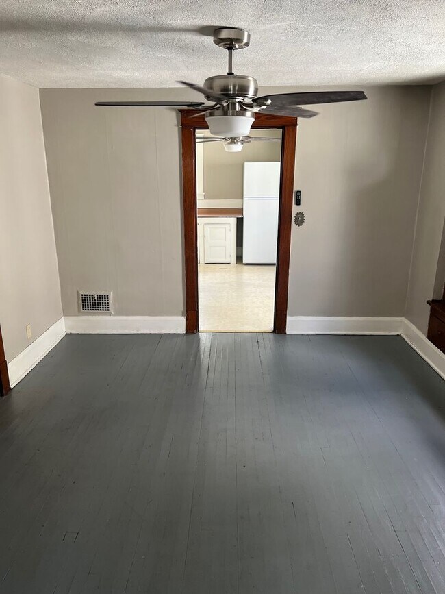 Building Photo - STEEL ST DUPLEX
