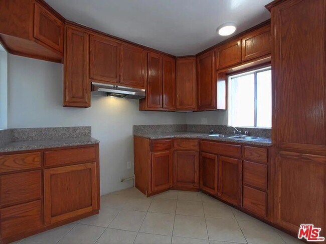 Foto del edificio - 201 E 74th St