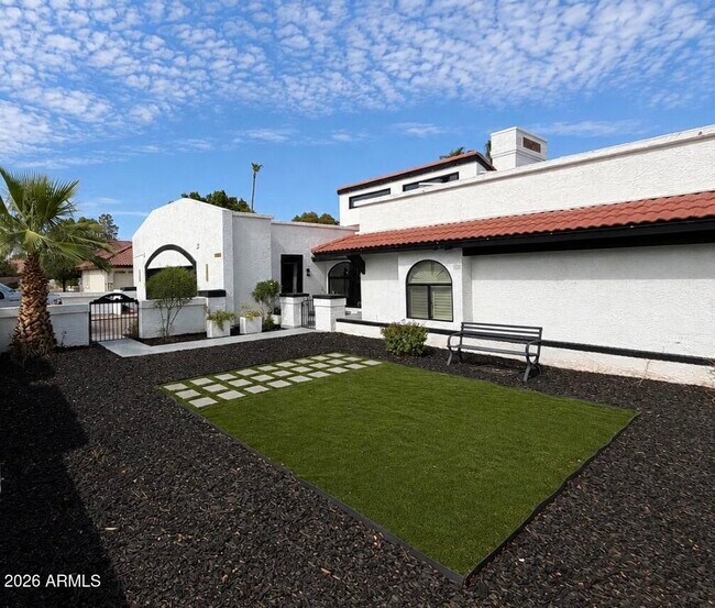 Foto del edificio - 7010 W Eugie Ave