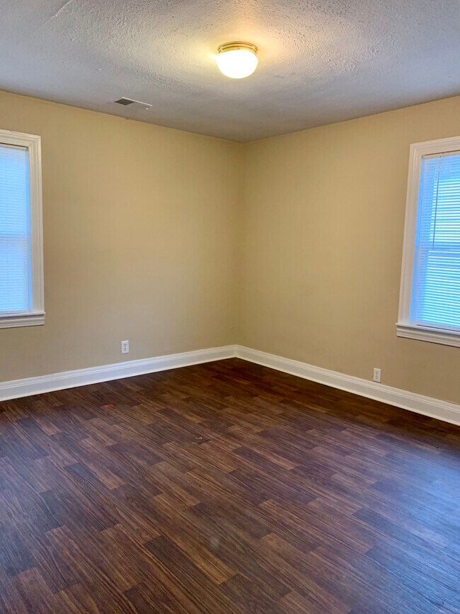 5118 Laughlin Ave, Louisville, KY 40214 House Rental in Louisville