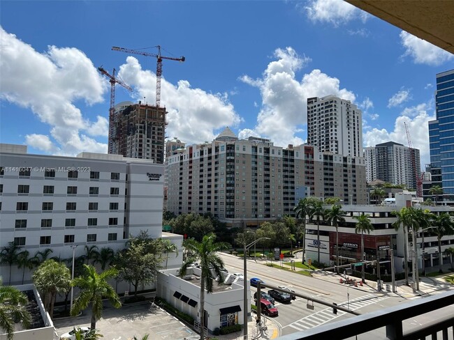 Foto del edificio - 100 N Federal Hwy