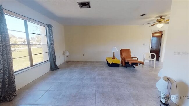 Foto del edificio - 1332 Bentley Ave
