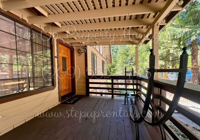 Building Photo - Cedar Ridge 3BR/3BA – Modern Luxury in a F...