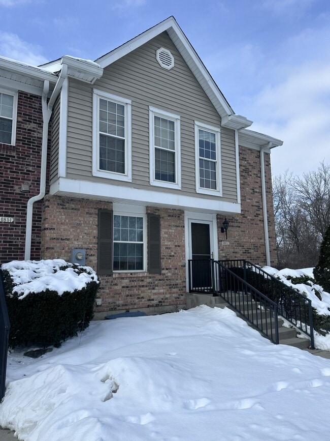 Building Photo - 10853 Lake Thames Dr