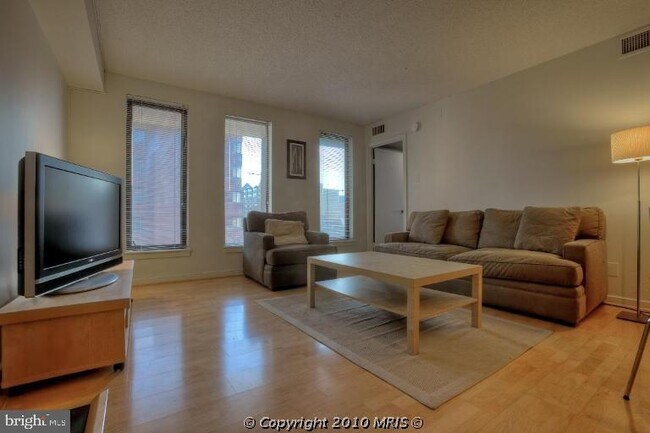 Foto del edificio - 2501 K St NW