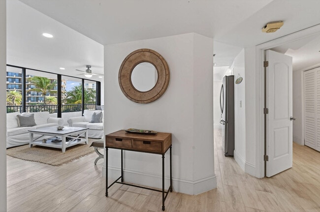 Building Photo - 600 Ocean Dr