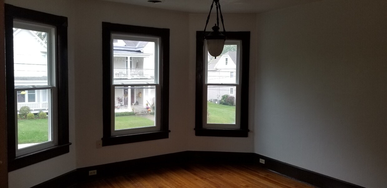 Foto principal - 371 Albemarle Ave SW