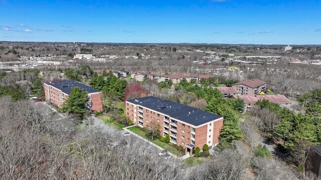 Foto del edificio - 11 Ledgewood Way