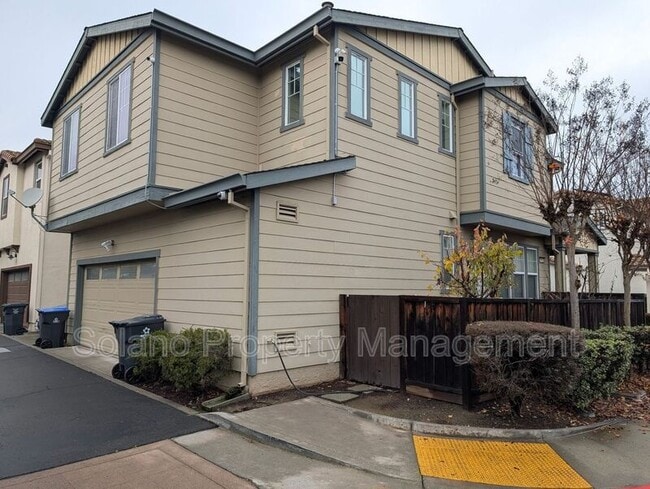 Foto del edificio - 1613 Centennial Dr