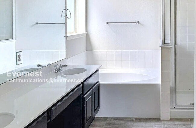 Foto del edificio - 876 Centerra Hills Cir