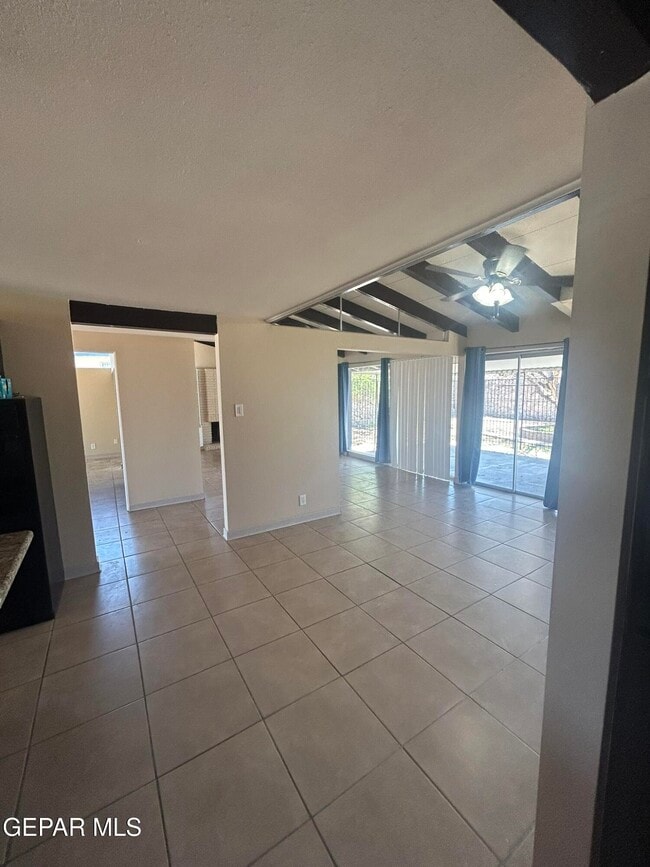 Foto del edificio - 212 Crestmont Dr