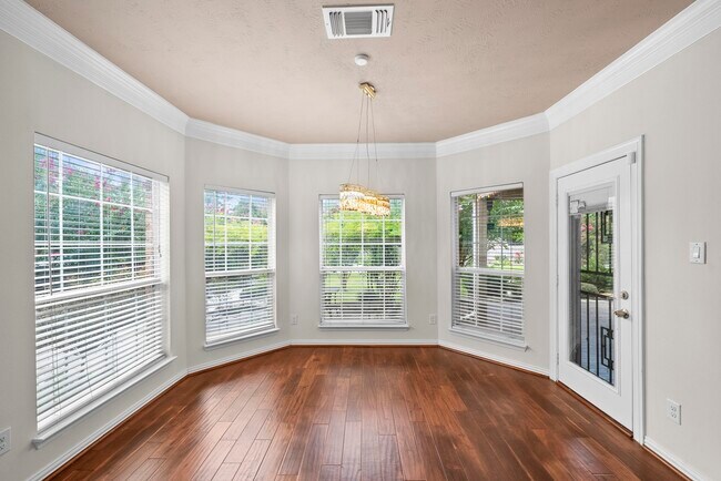 Building Photo - 5526 Darschelle Dr