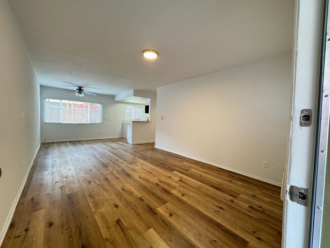 Interior Photo - 6640-6652 Darby Ave