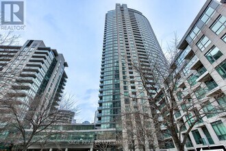 Building Photo - 215 Fort York Blvd