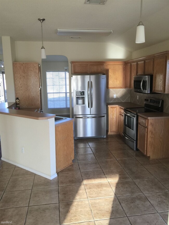 Building Photo - 3 br, 2 bath House - 801 Mustang Trail