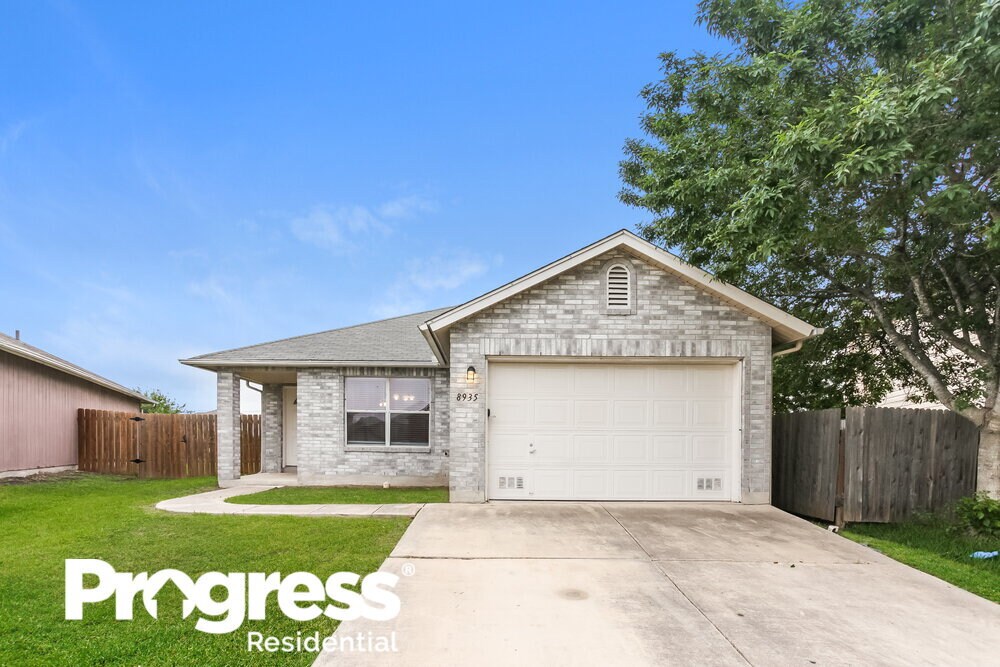 8935 Gathering Pass, Converse, TX 78109 House Rental in Converse, TX