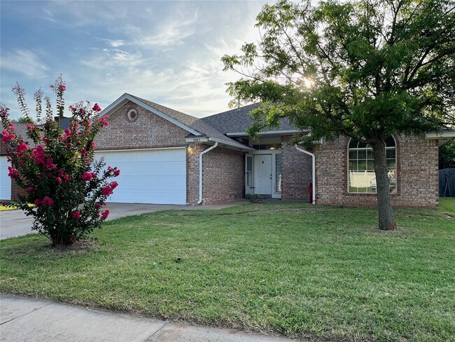 Foto del edificio - 2045 Rising Hill Dr