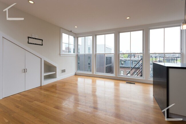 Foto del edificio - 656 Massachusetts Ave