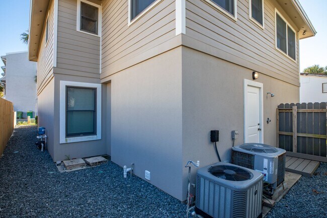 Foto del edificio - Renovated Beach House