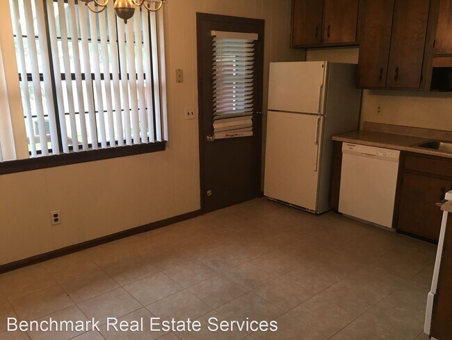 Building Photo - 2 br, 1 bath House - 1624-1 Coombs Drive