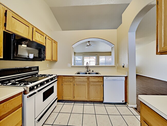 Building Photo - 918 Blue Arroyo Dr