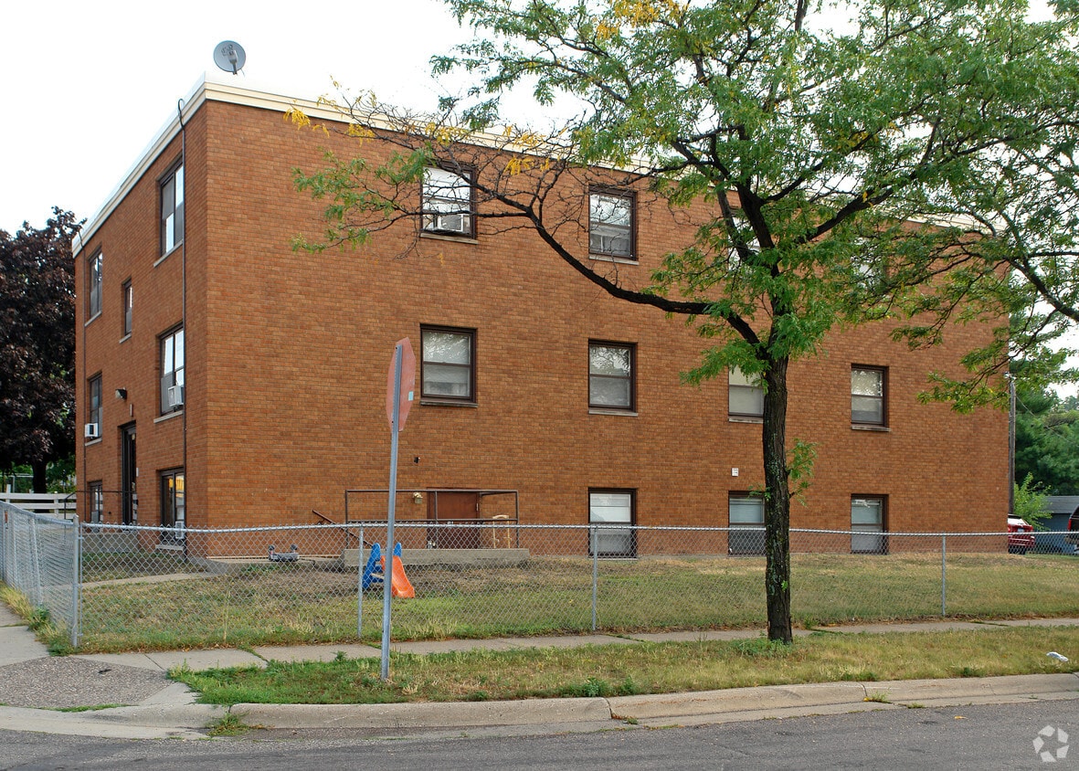 Primary Photo - 1022 Arkwright St